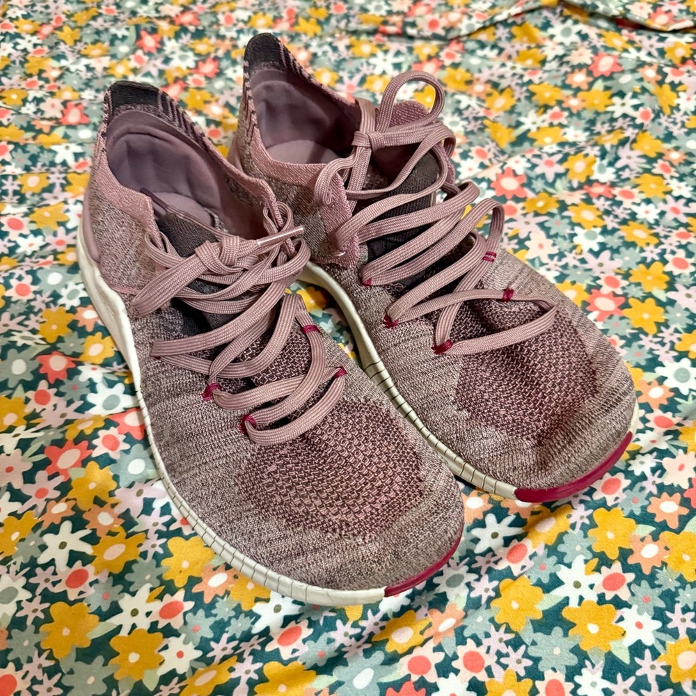 Sz 8.5 Women's Nike Free TR Flyknit 3 Shoes